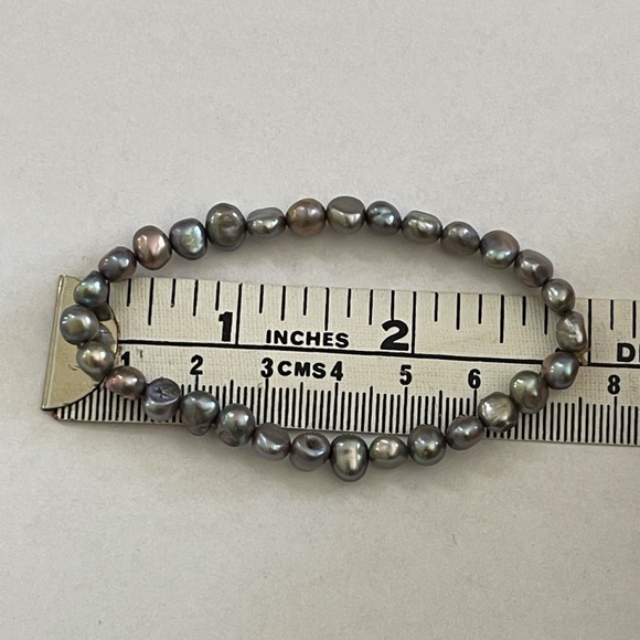 Cultured freshwater peacock grey pearl bracelet - Picture 6 of 6